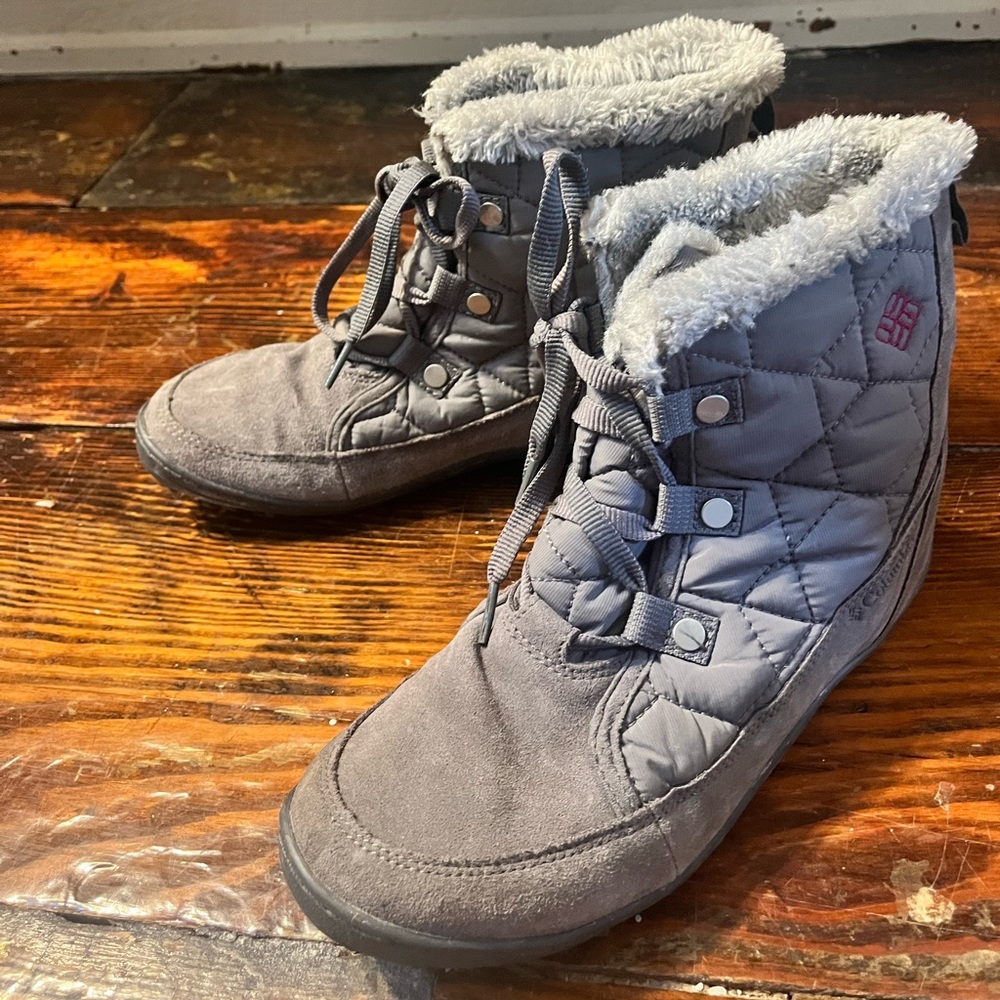 Columbia fur snow boots omnitech size 8